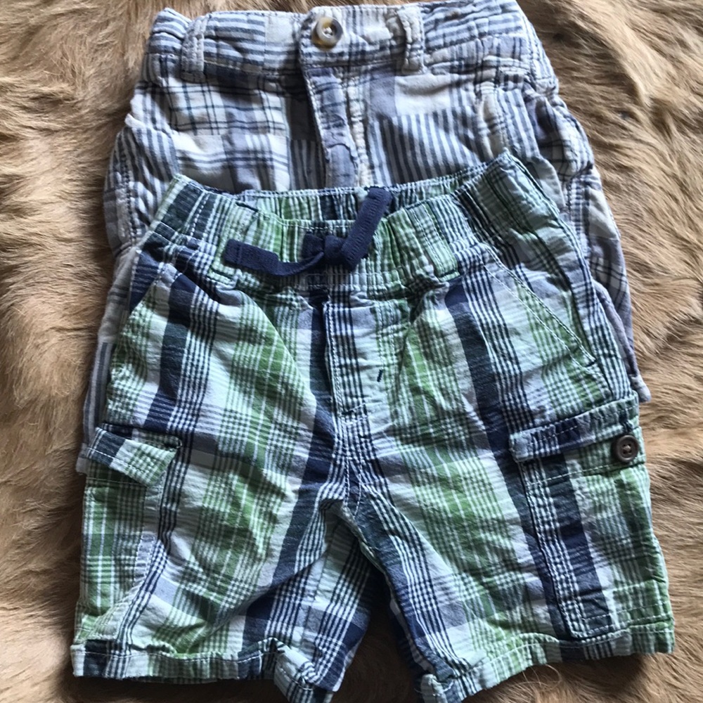 Boys Gymboree size 12-18 month shorts